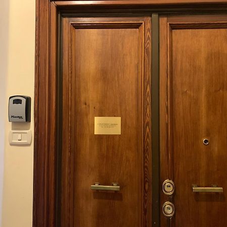 Caracciolo33 Apartment Rome Bagian luar foto