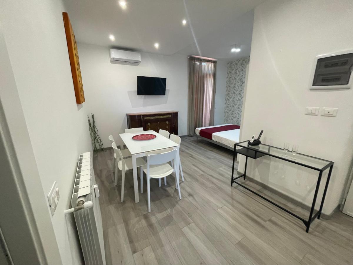 Caracciolo33 Apartment Rome Bagian luar foto